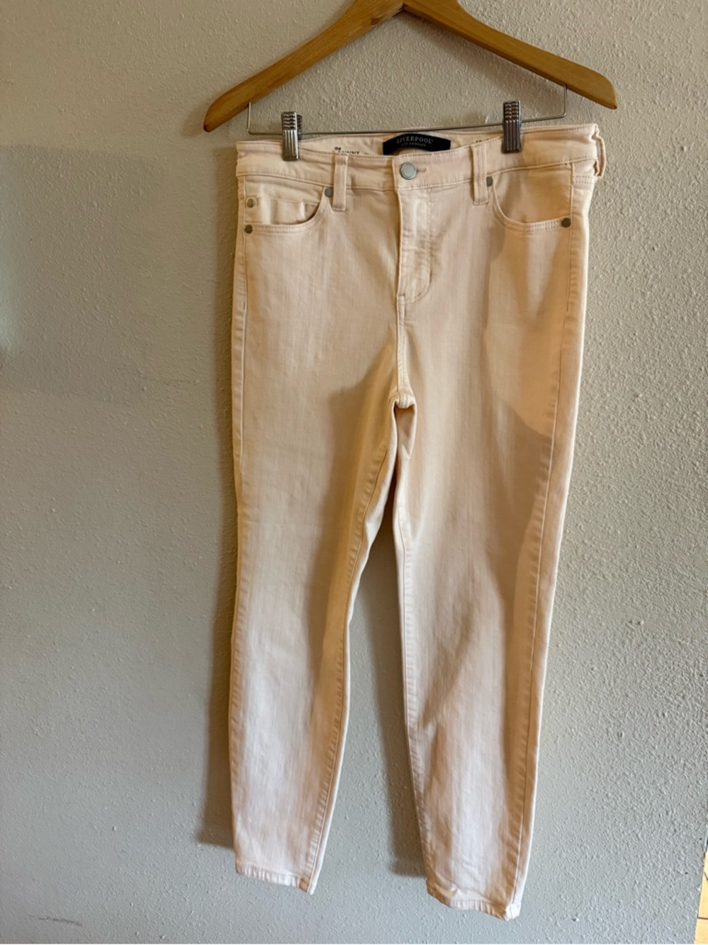 Liverpool women’s peach pink jean size 10
